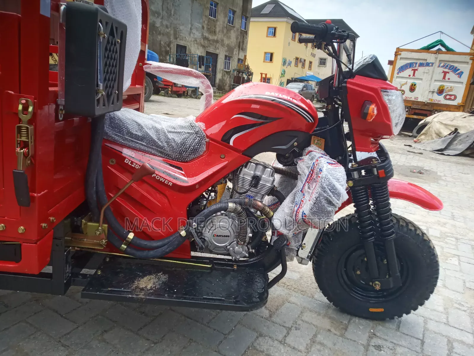 New Daylong DL200-30 2026 Red