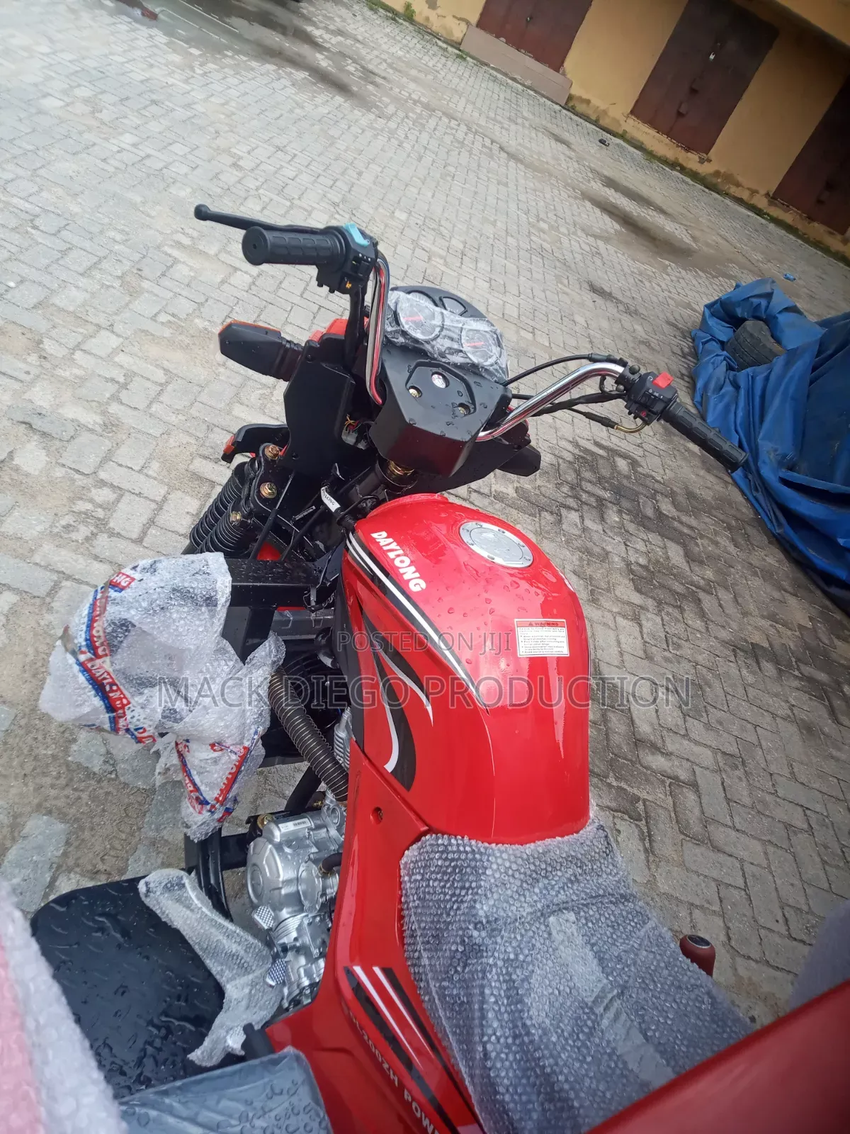 New Daylong DL200-30 2026 Red