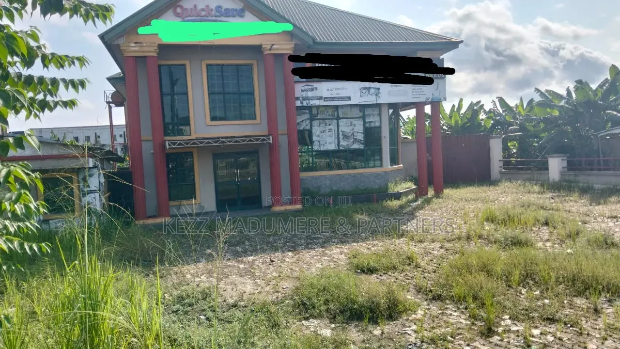 4bdrm Duplex in International for rent