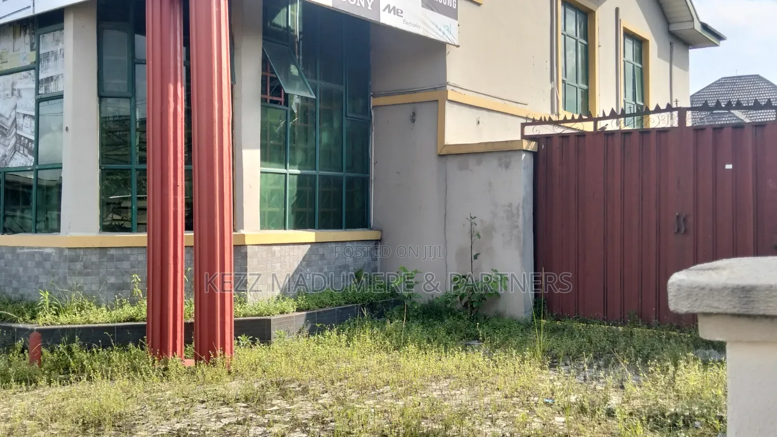 4bdrm Duplex in International for rent