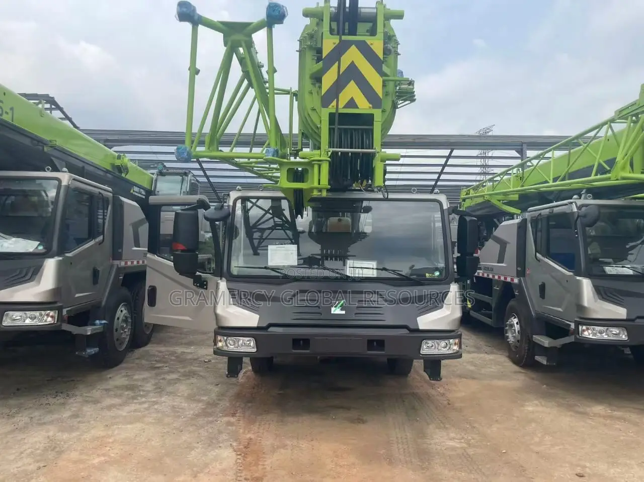 Brand New Zoomlion 30 Tons Mobile Crane for Sale