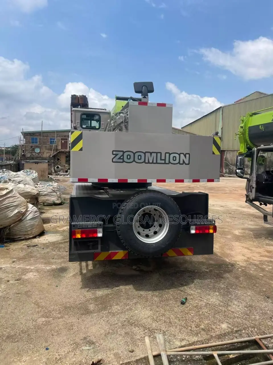 Brand New Zoomlion 30 Tons Mobile Crane for Sale