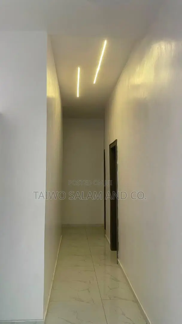 4bdrm Duplex in Akobo for sale