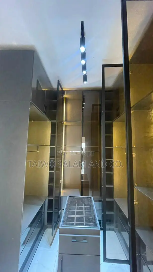 4bdrm Duplex in Akobo for sale