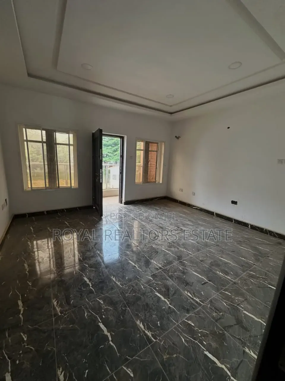 4bdrm Townhouse/Terrace in Close To Polaris for sale