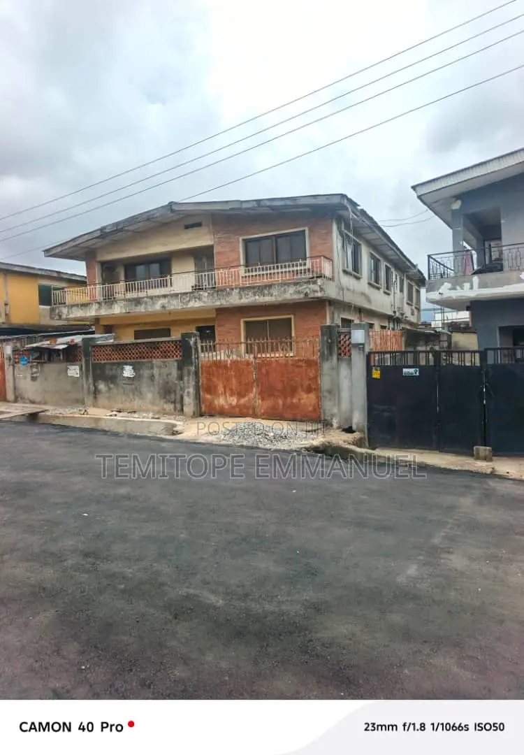 12bdrm House in Mangoro for sale
