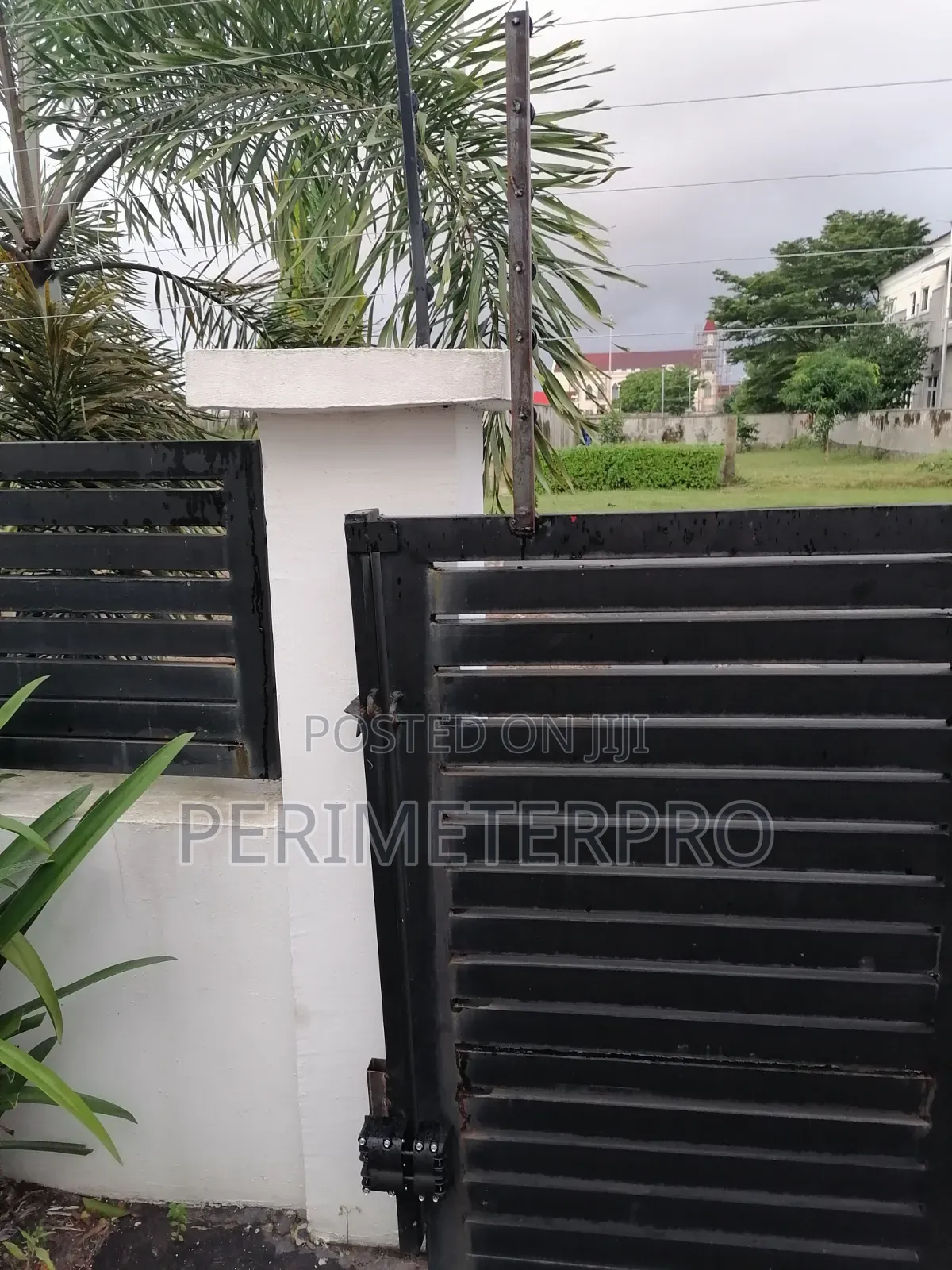 Wizord 4 Electric Fence With Sliding Gate Contact
