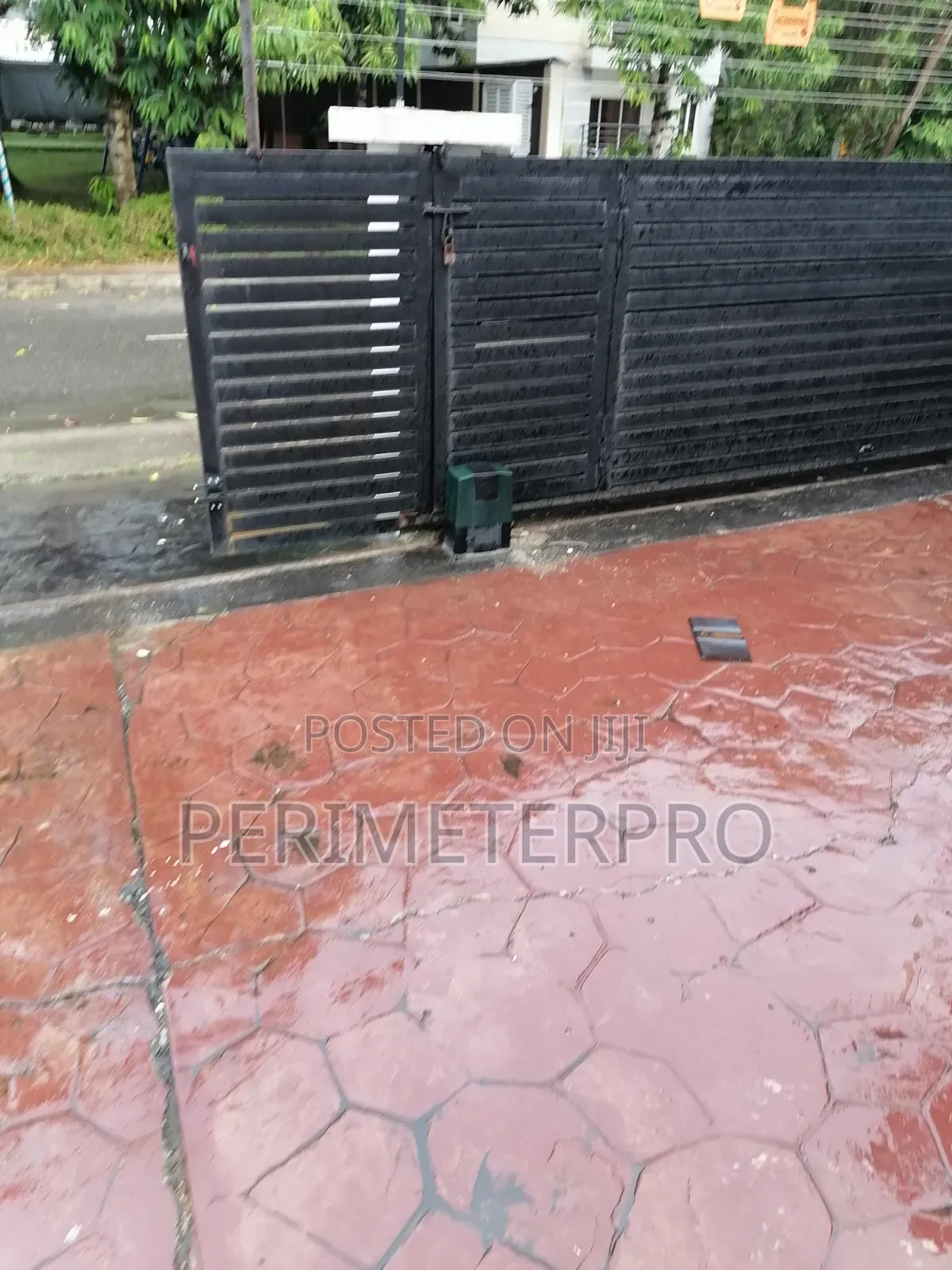 Wizord 4 Electric Fence With Sliding Gate Contact