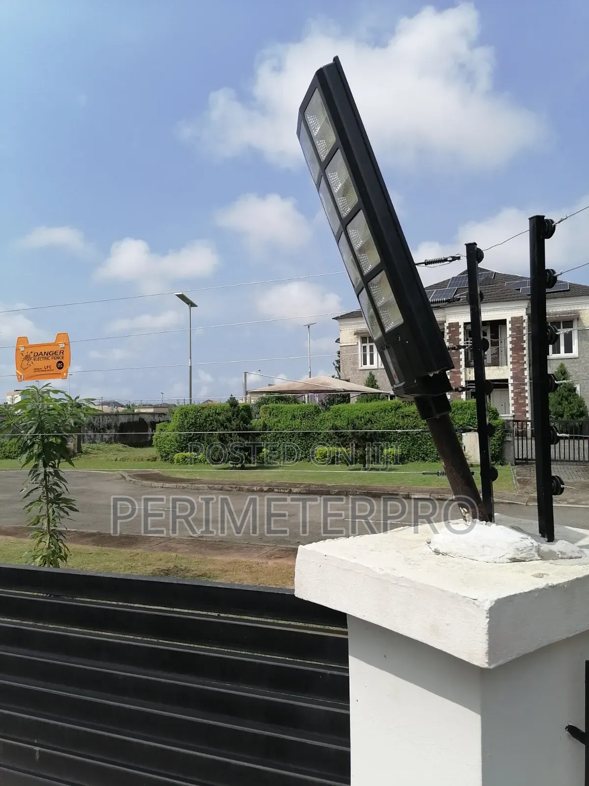 Wizord 4 Electric Fence With Sliding Gate Contact