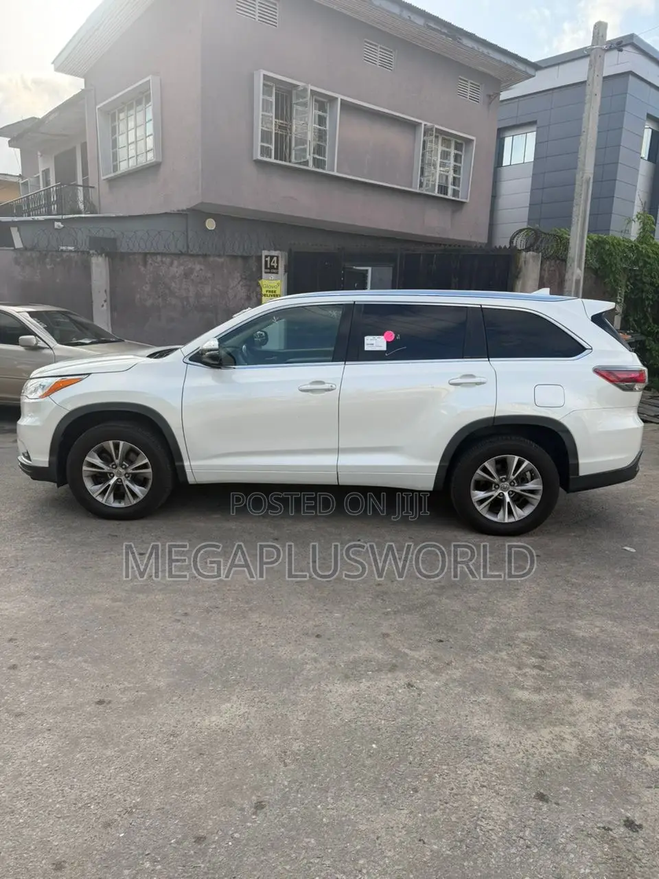 Toyota Highlander XLE 4dr SUV (3.5L 6cyl 6A) 2015 White