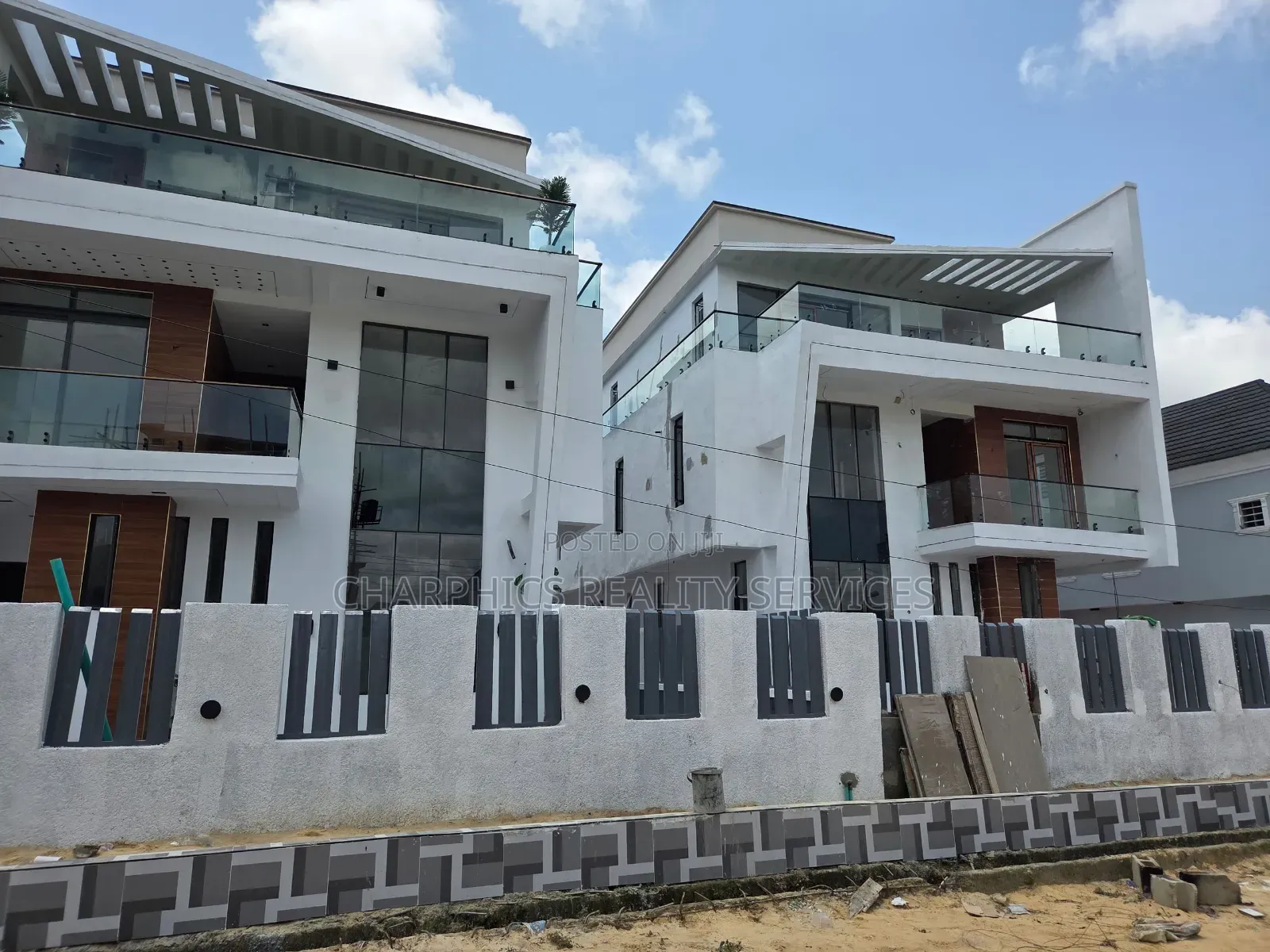 5bdrm Duplex in Sangotedo for sale