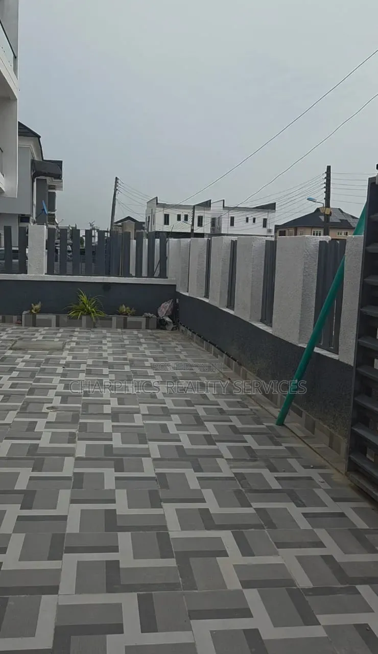 5bdrm Duplex in Sangotedo for sale