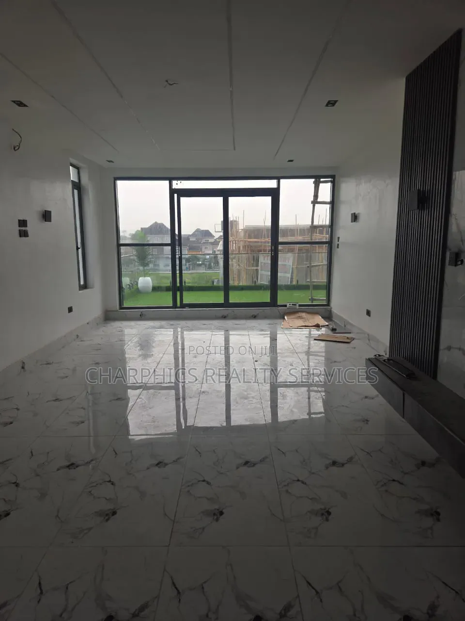 5bdrm Duplex in Sangotedo for sale