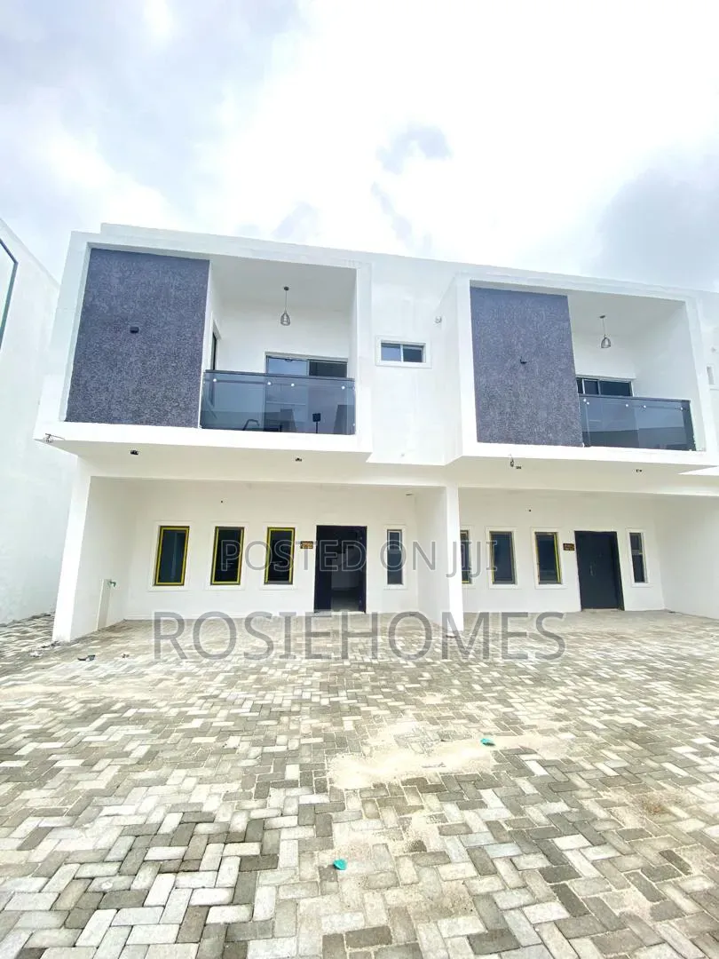 3bdrm Duplex in Ay Home, Sangotedo for rent
