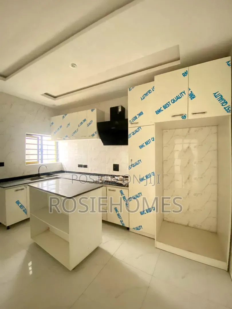 3bdrm Duplex in Ay Home, Sangotedo for rent