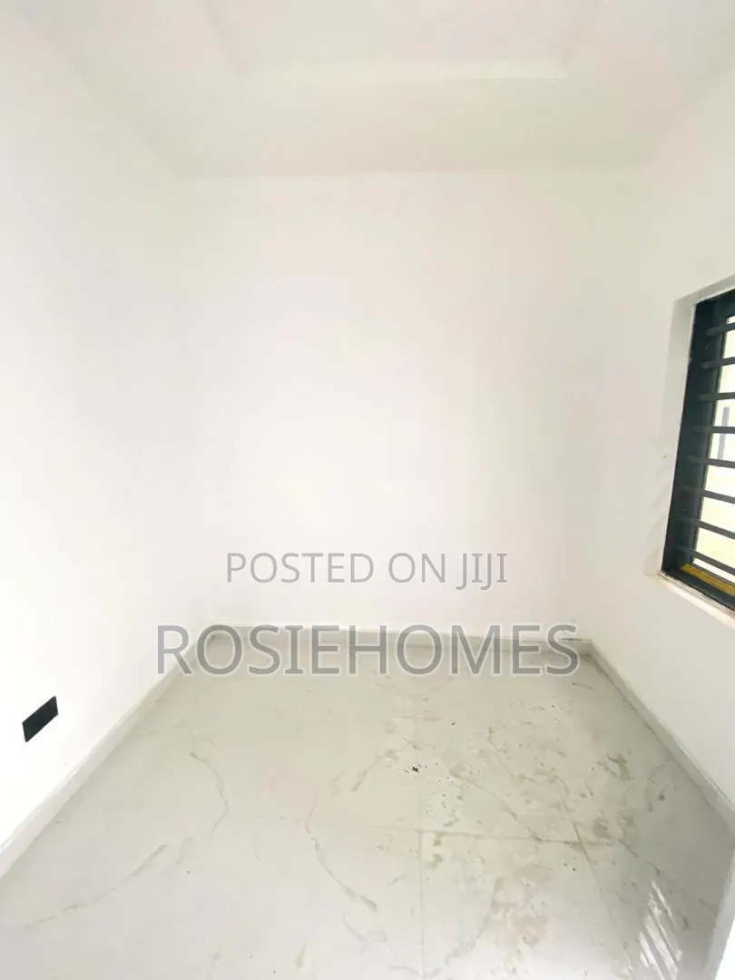 3bdrm Duplex in Ay Home, Sangotedo for rent