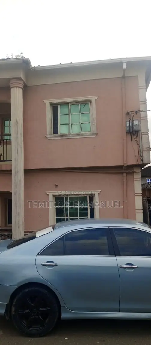 Furnished 12bdrm House in Dopemu for sale