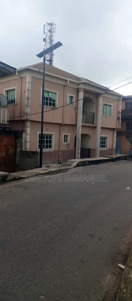 Furnished 12bdrm House in Dopemu for sale
