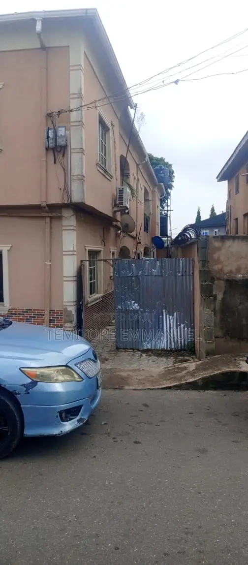 Furnished 12bdrm House in Dopemu for sale