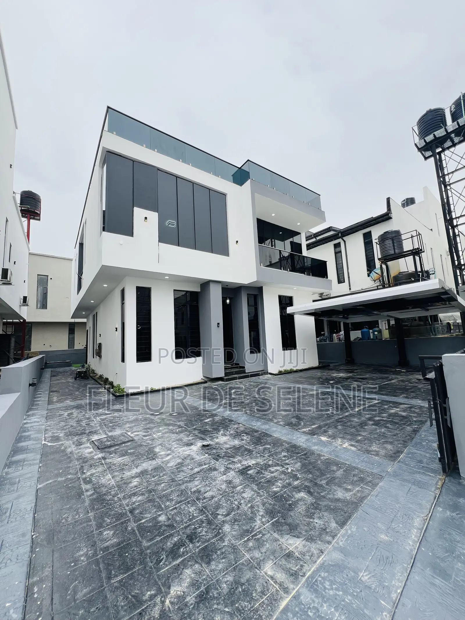 5bdrm Duplex in Megamound Estate, Ikota for sale