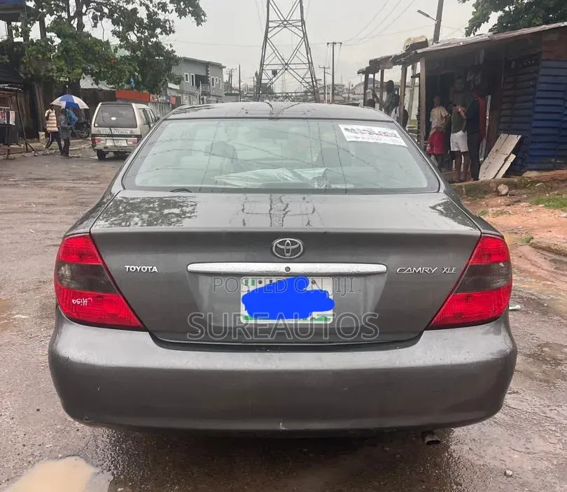 Toyota Camry 2004 Gray