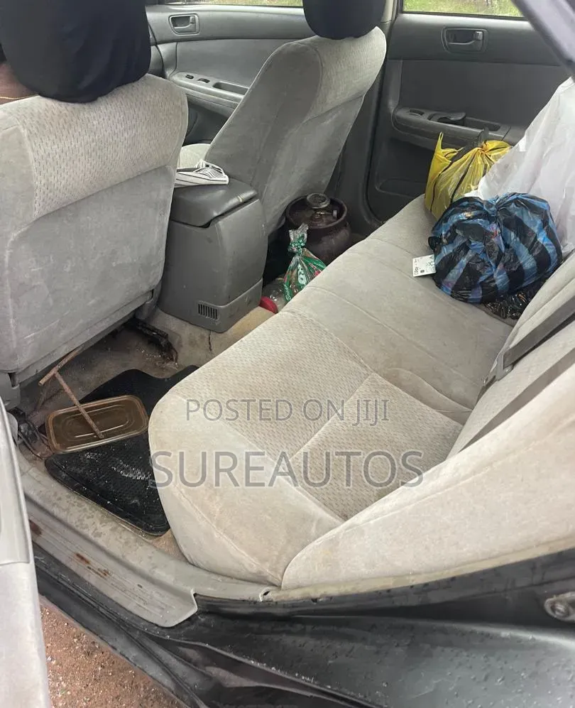 Toyota Camry 2004 Gray