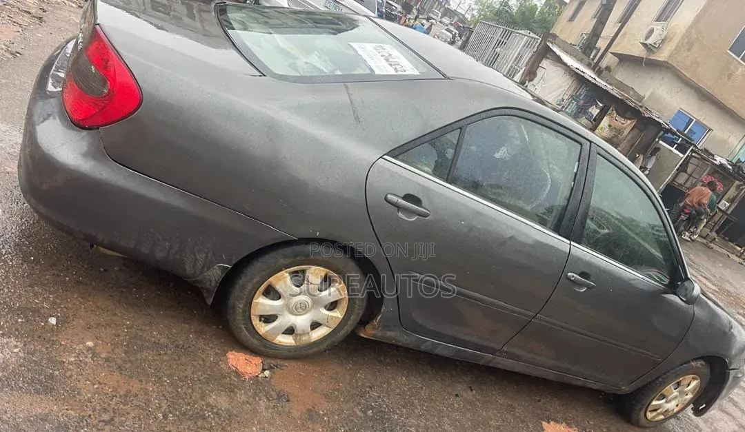 Toyota Camry 2004 Gray