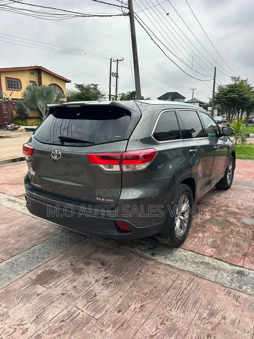 Toyota Highlander 2015 Gray