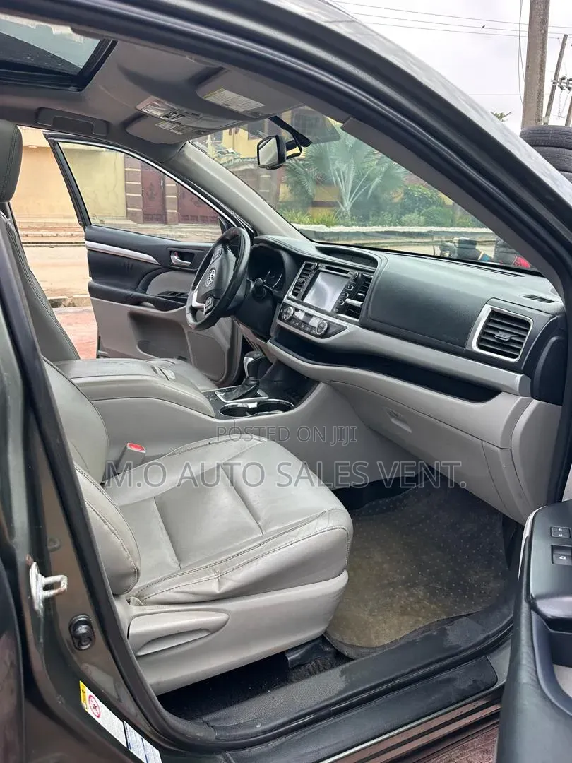 Toyota Highlander 2015 Gray