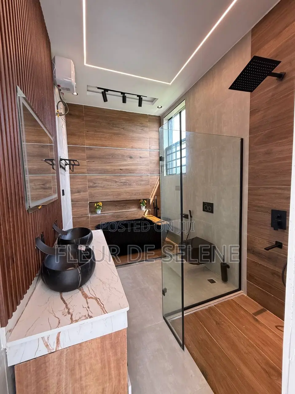 5bdrm Duplex in Penninsular Garden, Ogombo for sale
