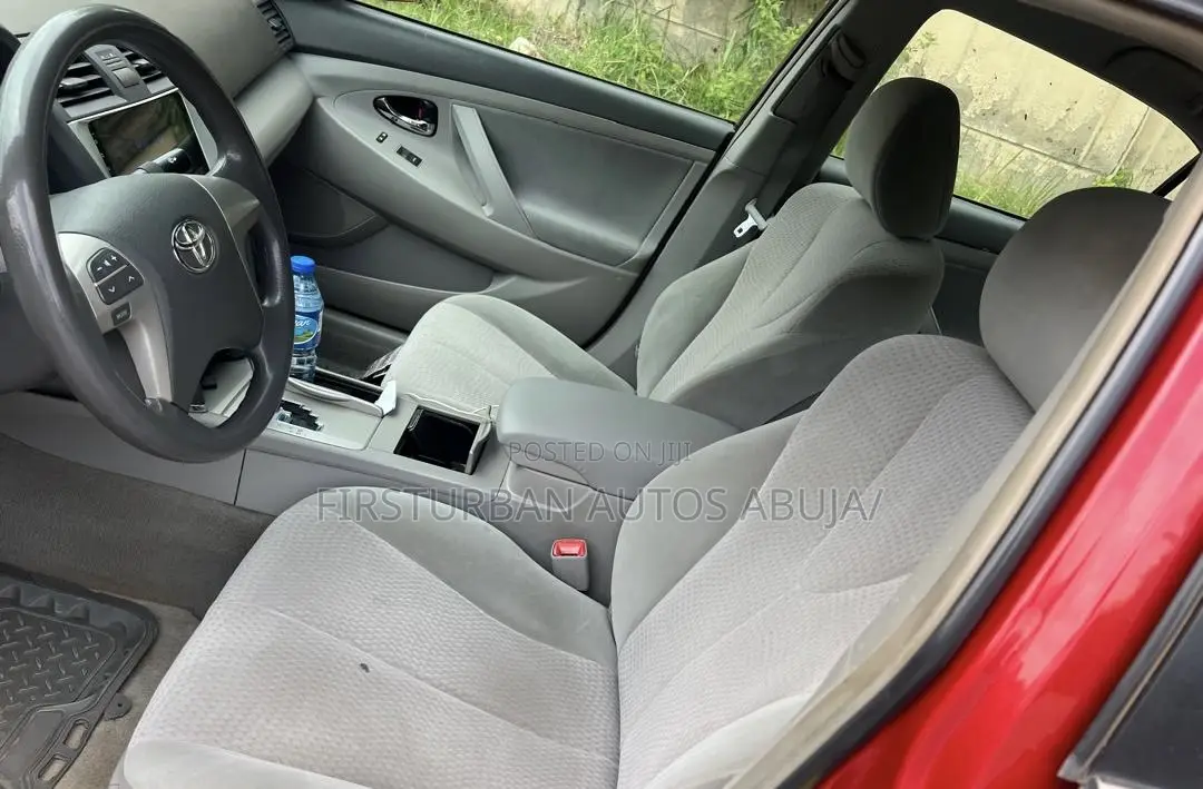 Toyota Camry LE 4dr Sedan (2.5L 4cyl 6A) 2011 Red