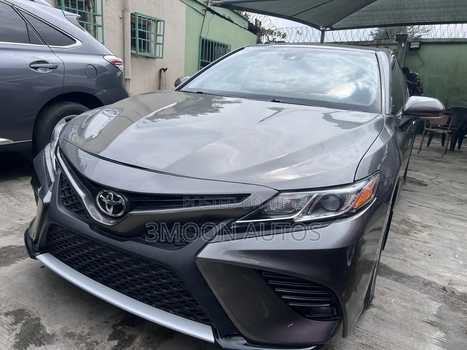 Toyota Camry SE FWD (2.5L 4cyl 8AM) 2018 Gray