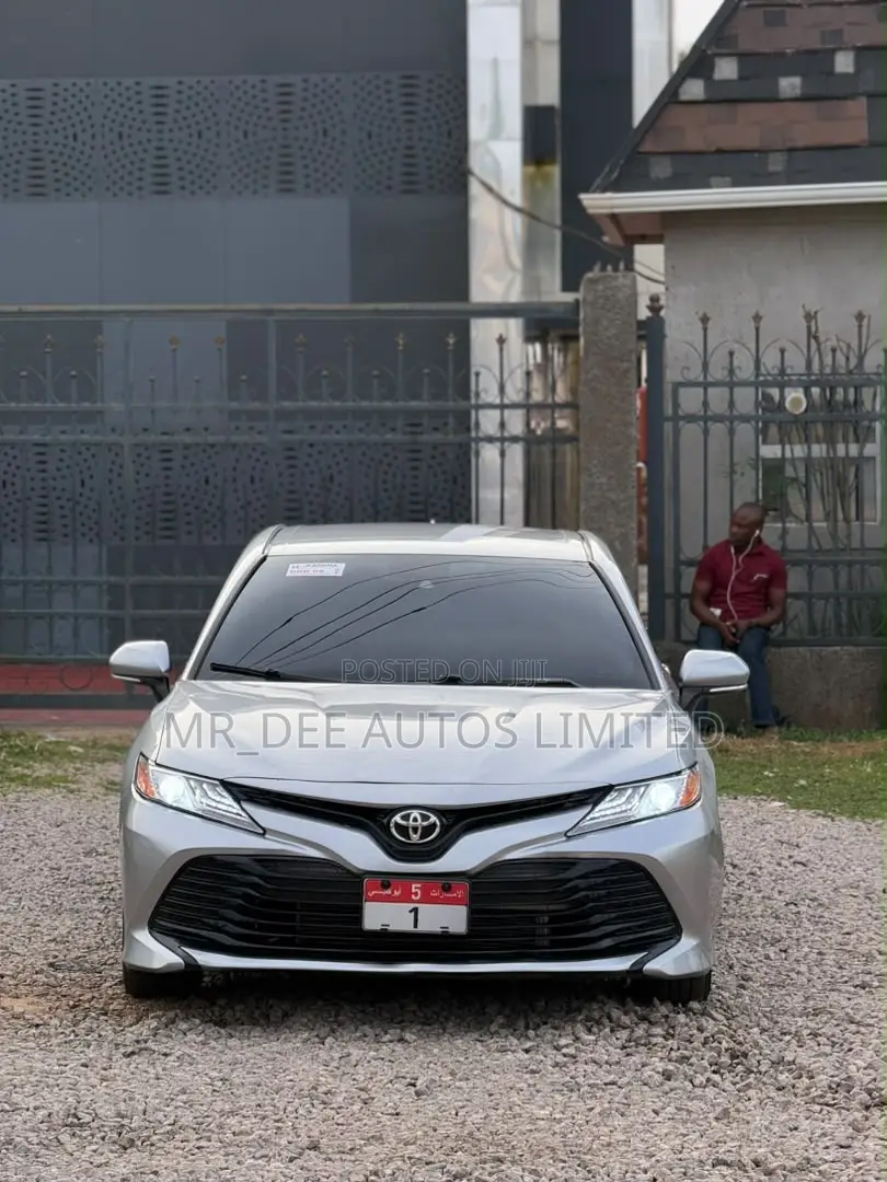 Toyota Camry 2020 Silver