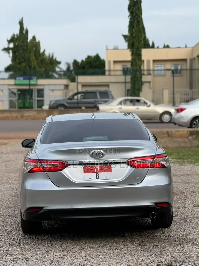 Toyota Camry 2020 Silver