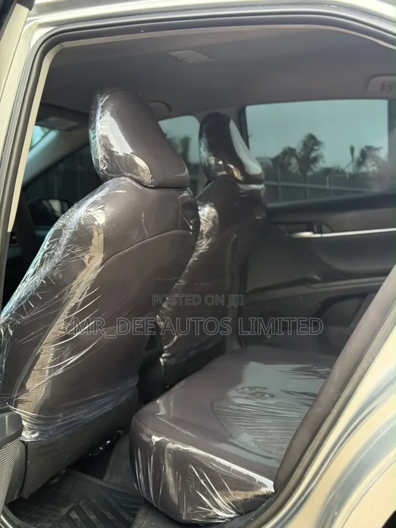 Toyota Camry 2020 Silver