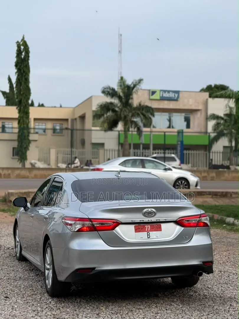 Toyota Camry 2020 Silver