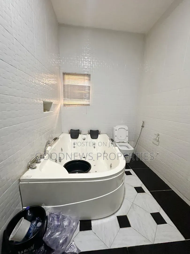 4bdrm Duplex in Ikota for rent