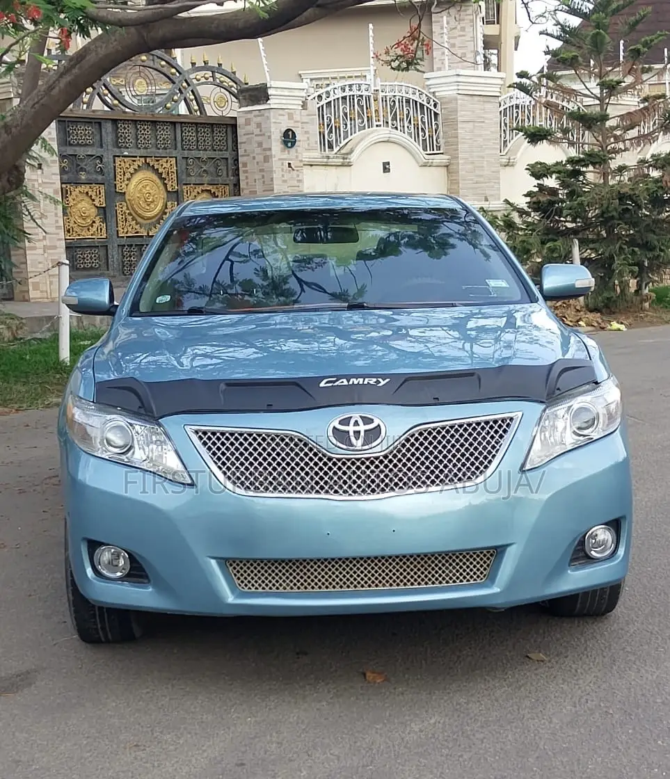 Toyota Camry LE 4dr Sedan (2.4L 4cyl 5A) 2009