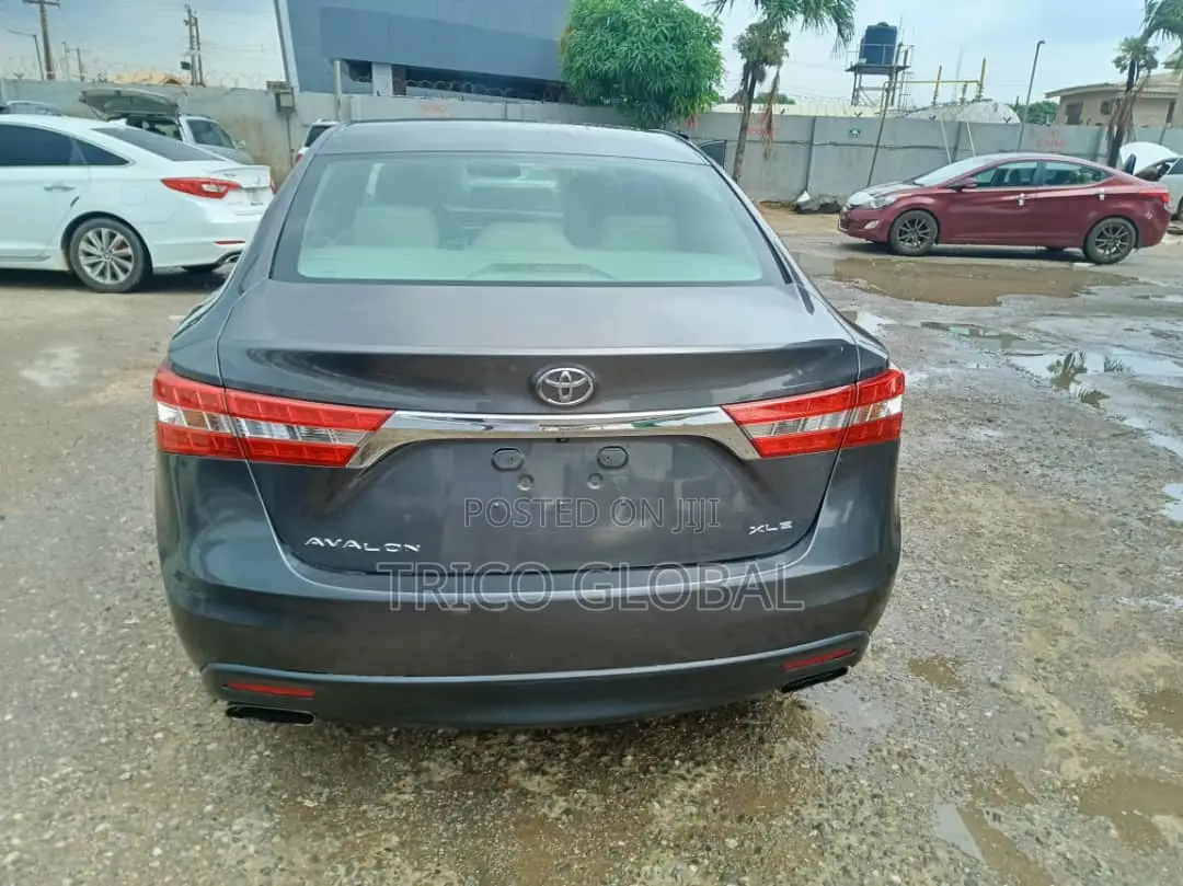 Toyota Avalon XLE 4dr Sedan (3.5L 6cyl 6A) 2014 Gray