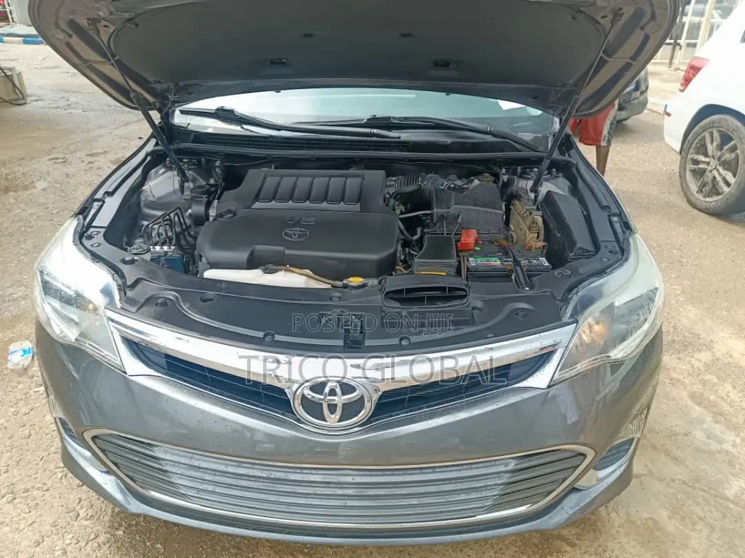 Toyota Avalon XLE 4dr Sedan (3.5L 6cyl 6A) 2014 Gray