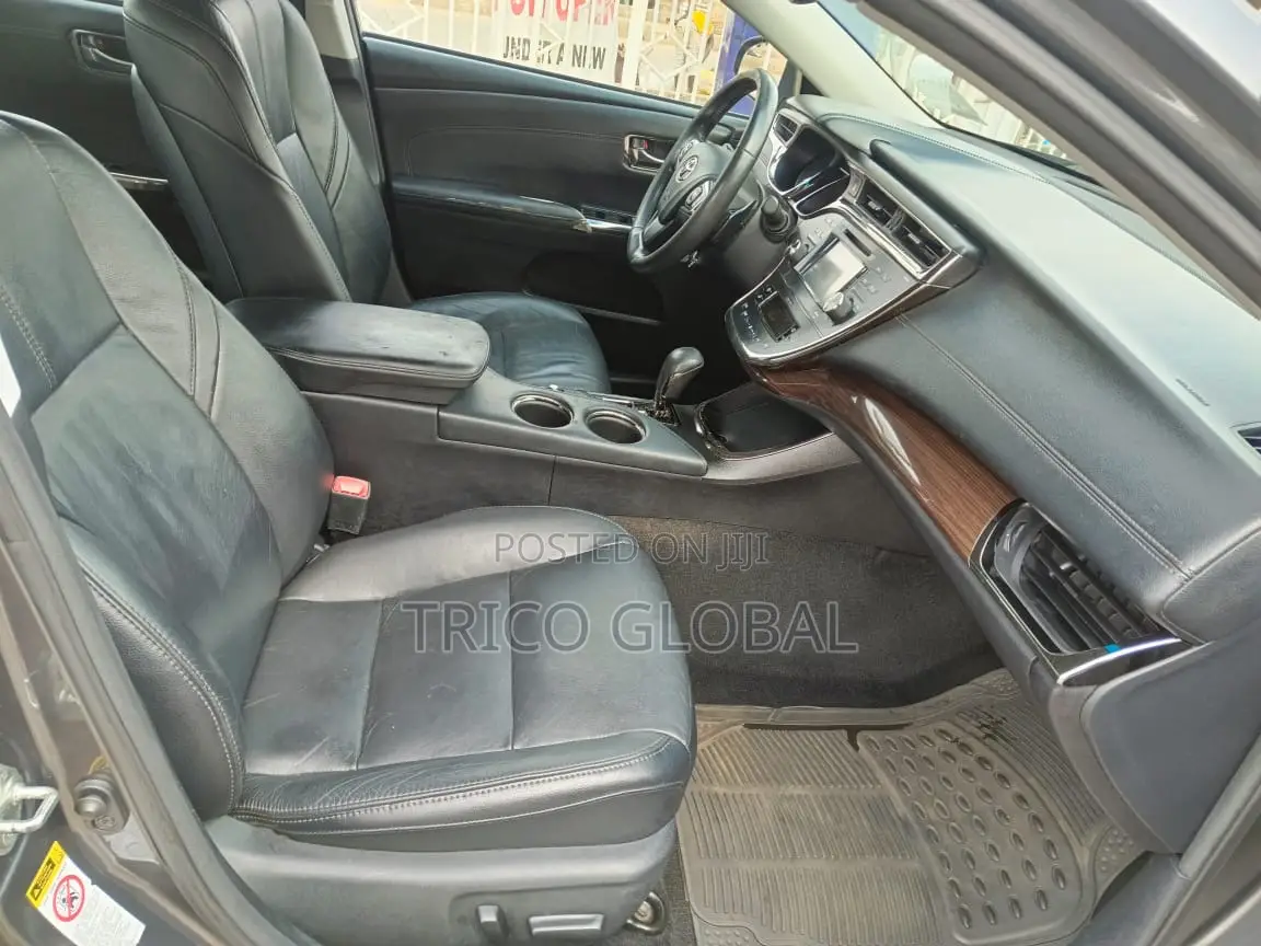 Toyota Avalon XLE Sedar FWD (3.5L 6cyl 6A) 2013 Gray