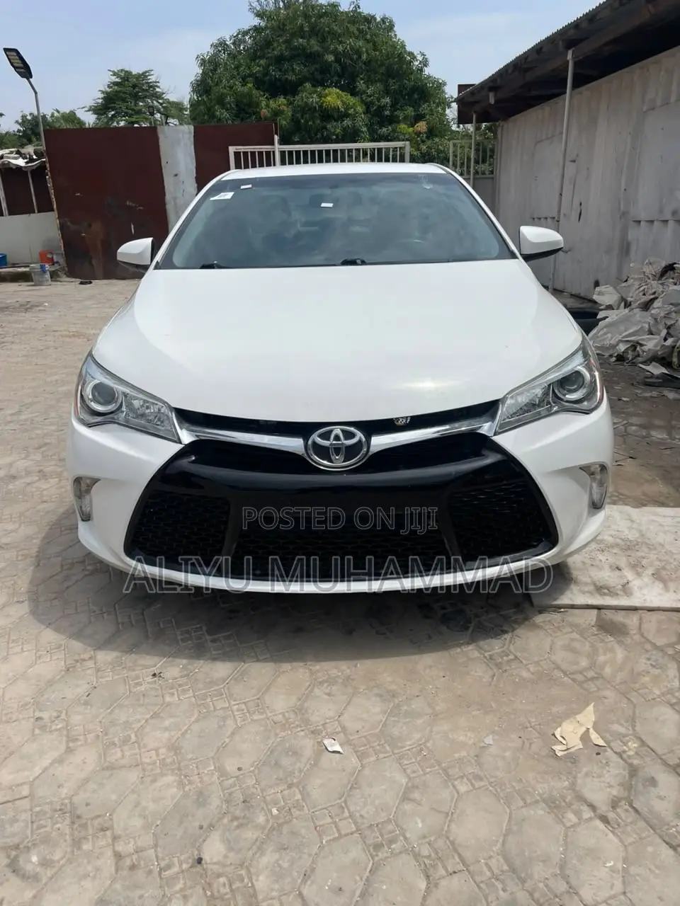 Toyota Camry LE 4dr Sedan (2.5L 4cyl 6A) 2017 White