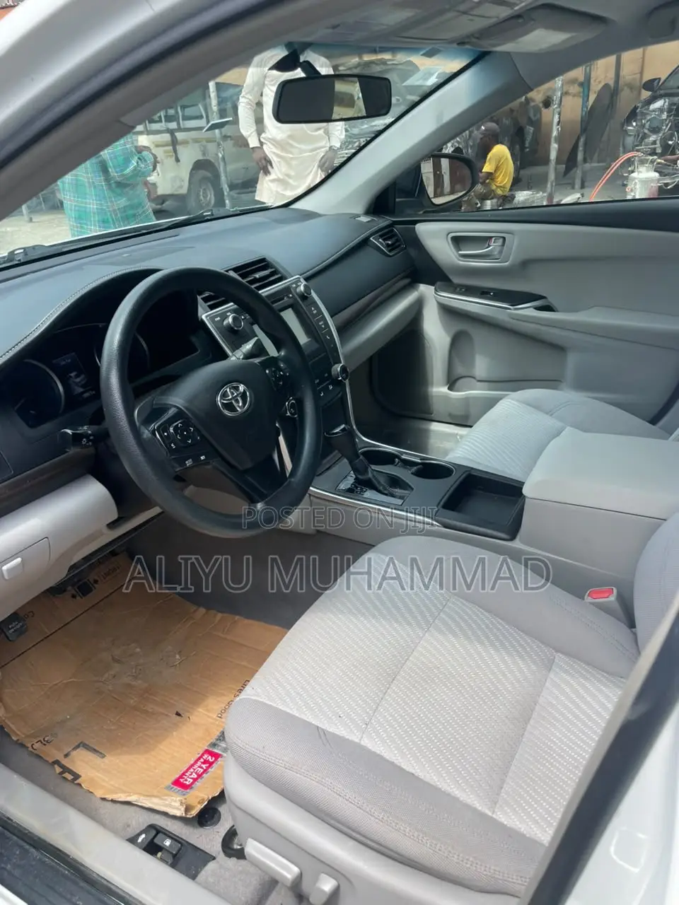 Toyota Camry LE 4dr Sedan (2.5L 4cyl 6A) 2017 White