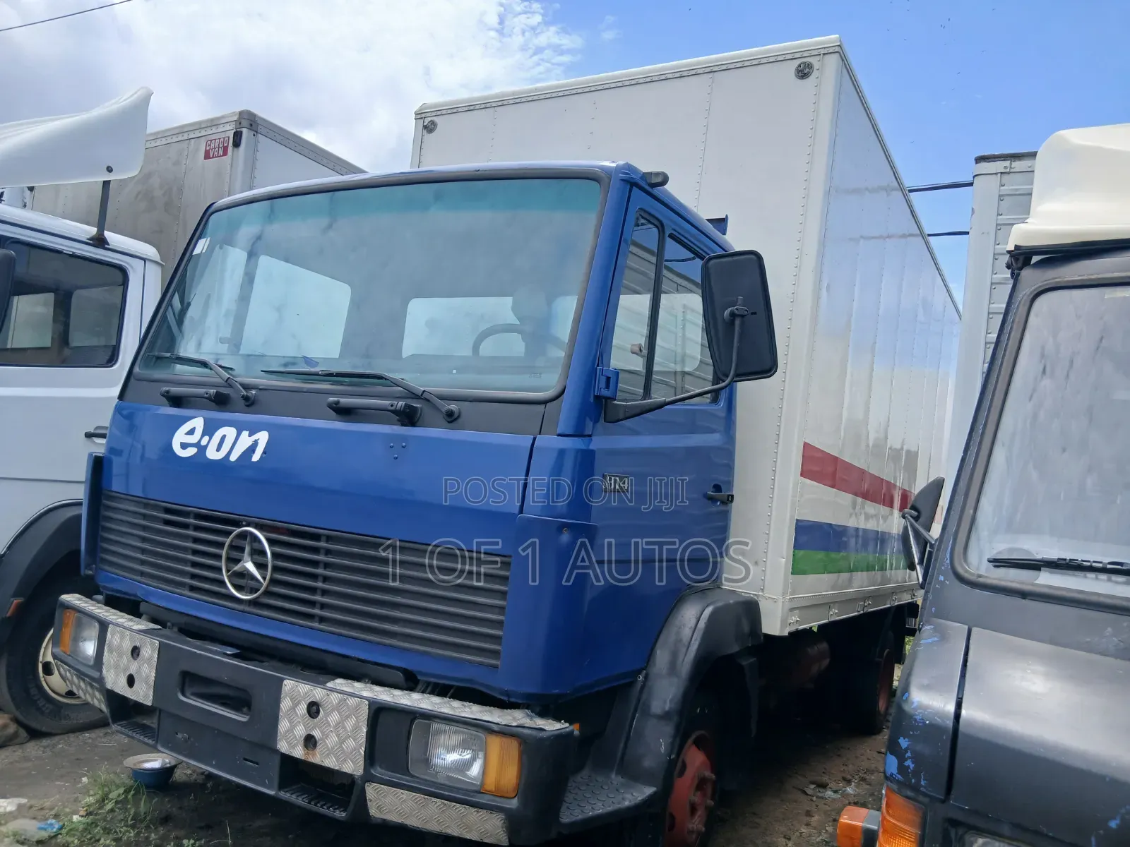 Mercedez Benz 814 Blue