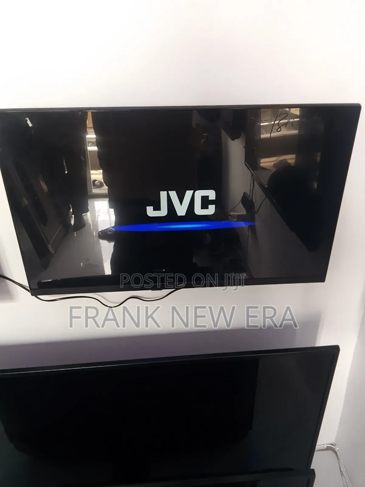 32" JVC Smart Television