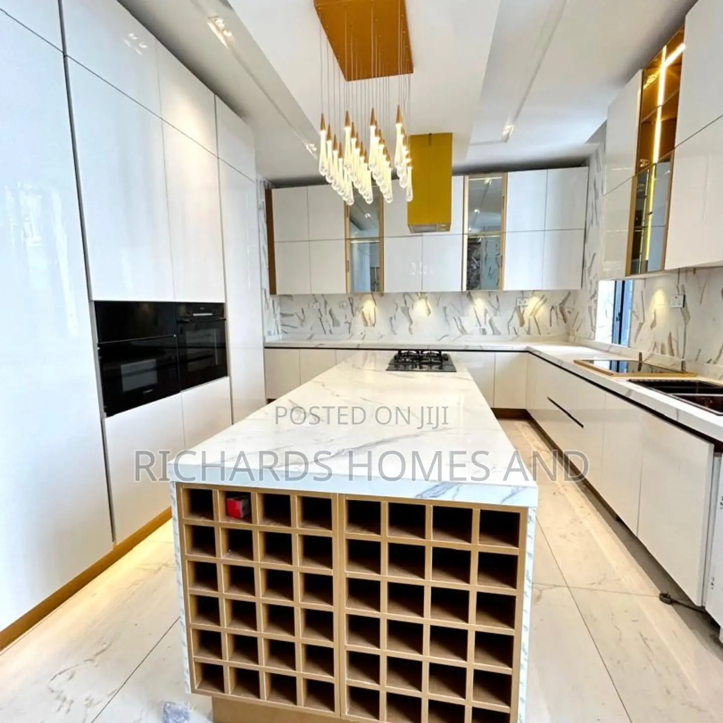 5bdrm Duplex in Osapa london for sale