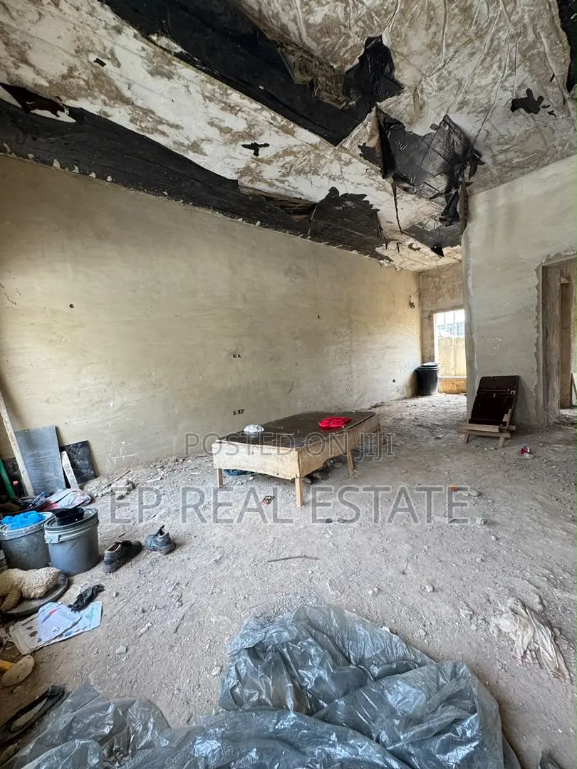 4bdrm Duplex in Life Camp for sale