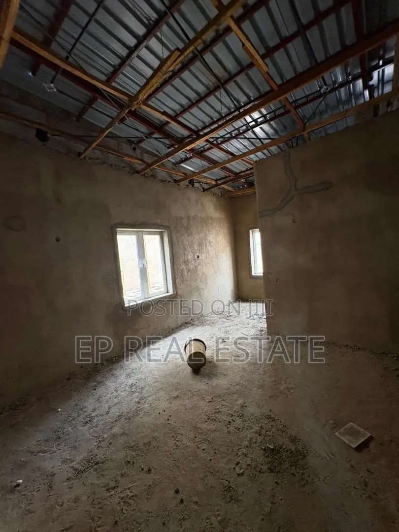 4bdrm Duplex in Apo District for sale