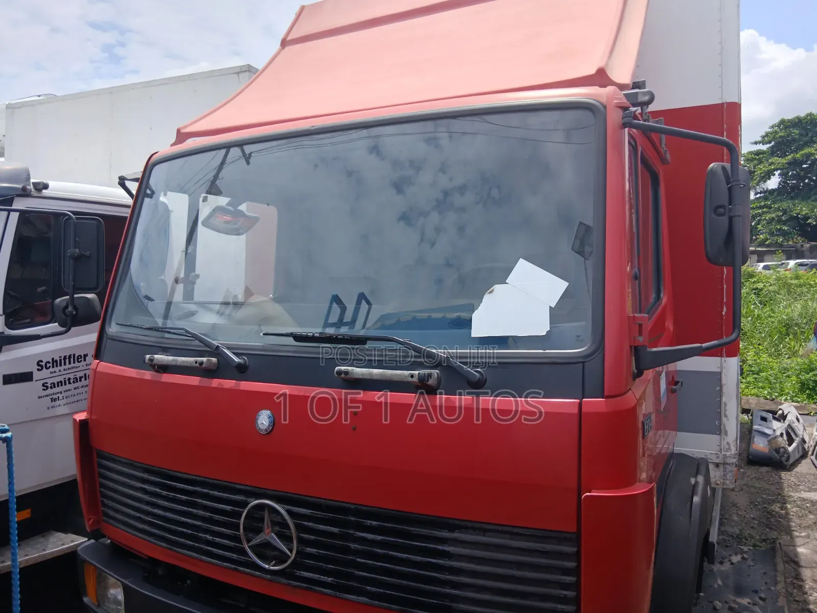 Mercedez Benz Red Colour 814