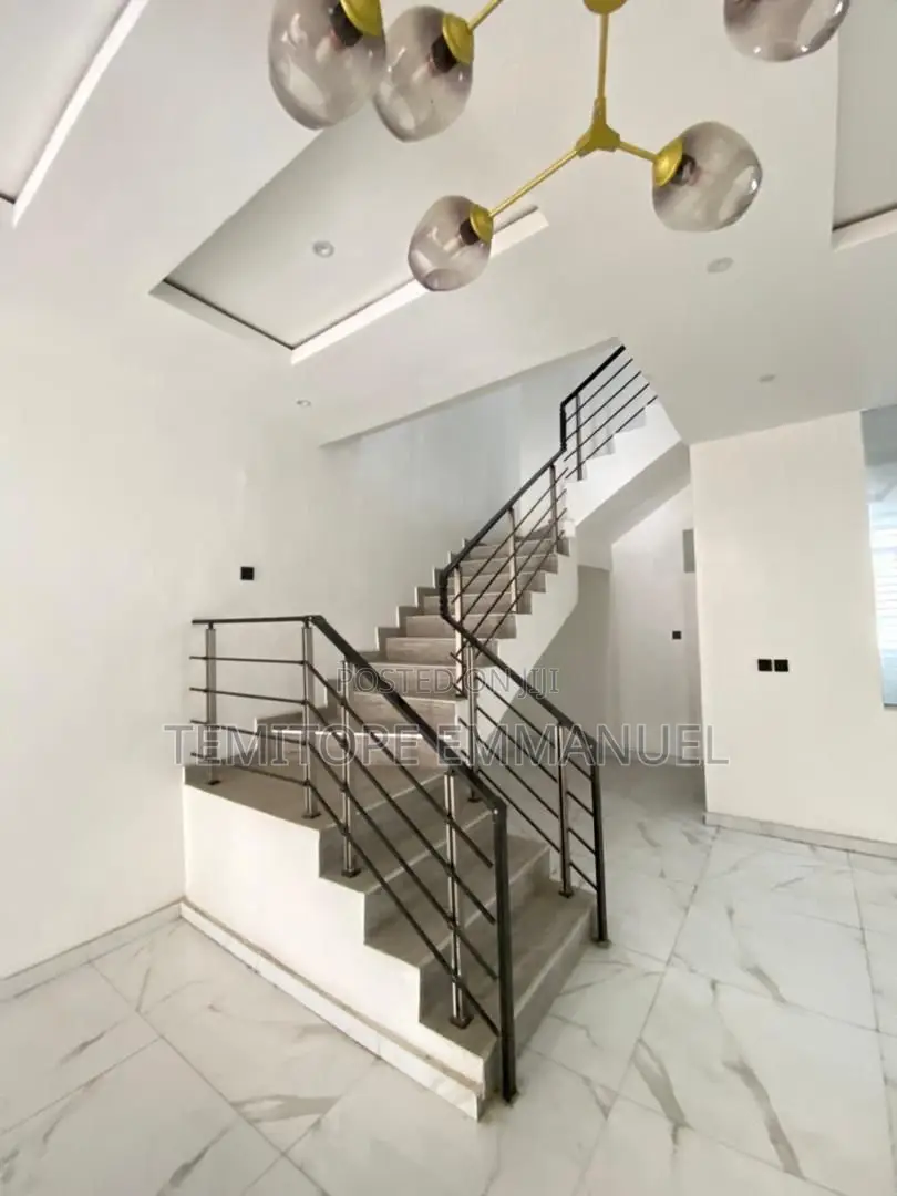 Furnished 5bdrm Duplex in Thomas Estate for sale